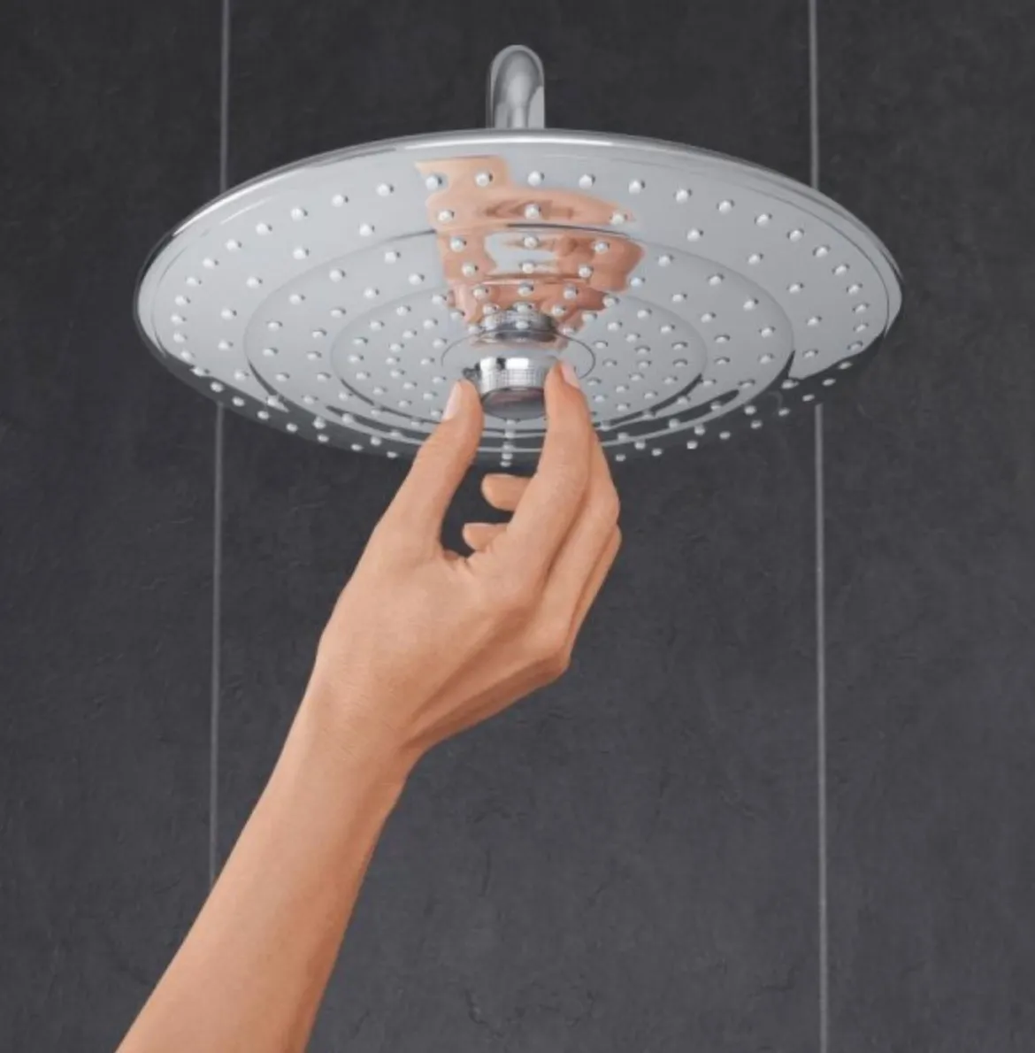 Set sistem de duș cu montaj pe perete Grohe Euphoria System 260 cu baterie termostatică, duș fix și duș de mână (27296003)