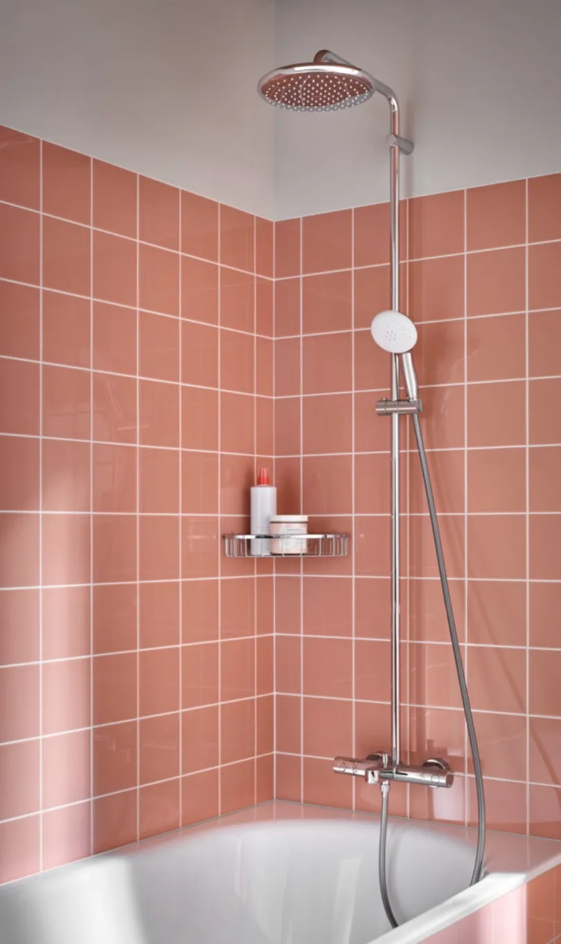 Set sistem de duș cu montaj pe perete Grohe Tempesta System 250 cu baterie termostatică, duș fix, duș de mână și pipă pentru cadă (26672001)
