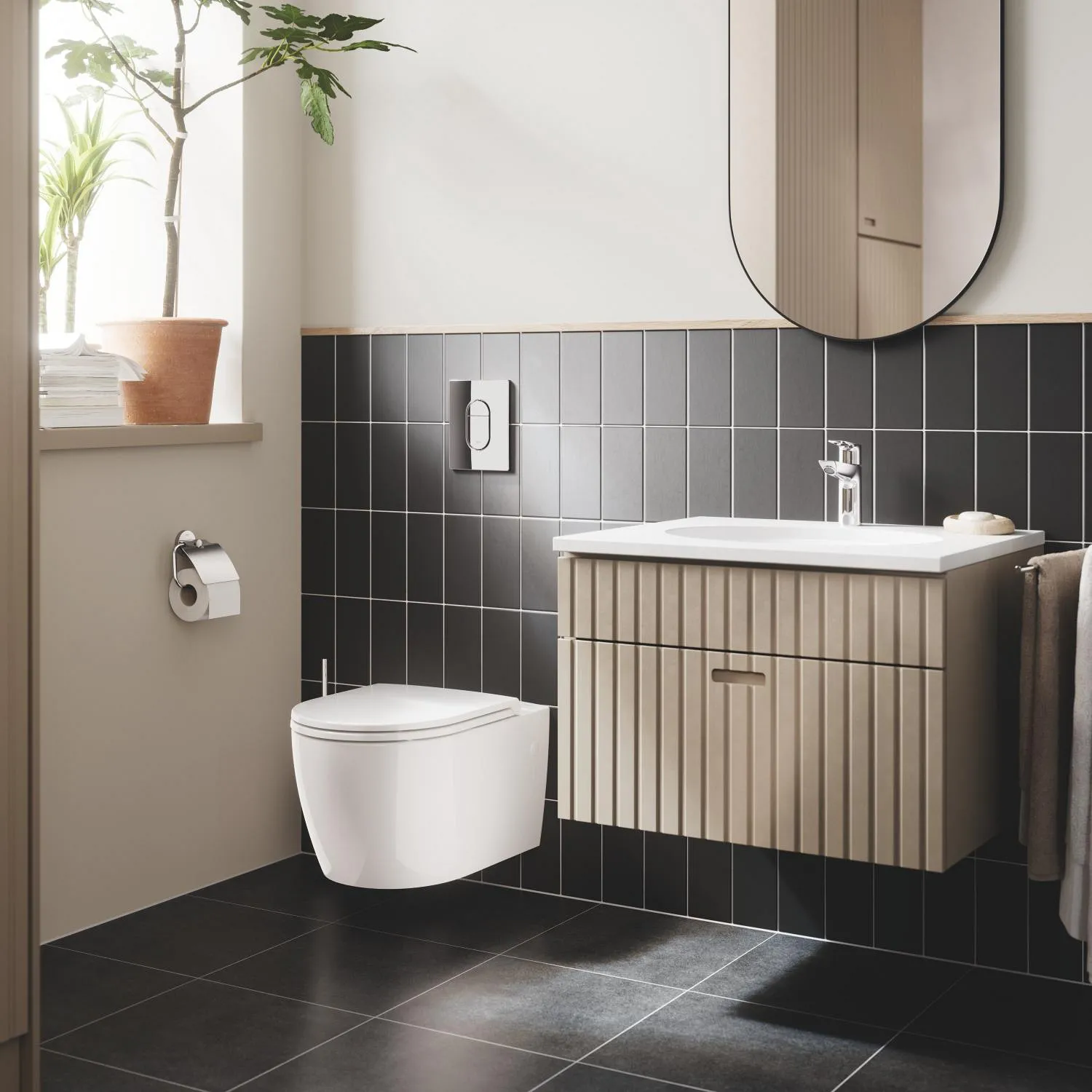 Set Grohe Solido: instalație încastrată, rezervor încastrat, placă de acționare, vas WC suspendat și capac WC cu închidere lentă Soft Close (102514SH00).