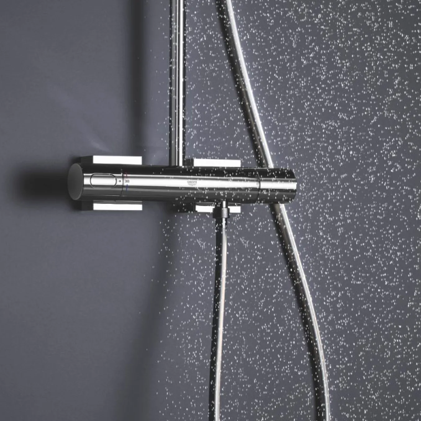 Set sistem de duș cu montaj pe perete Grohe Rainshower SmartActive Cube 310 cu baterie termostatică, duș fix Rainshower SmartActive Cube 310 și duș de mână Rainshower SmartActive Cube 130 (26649000)